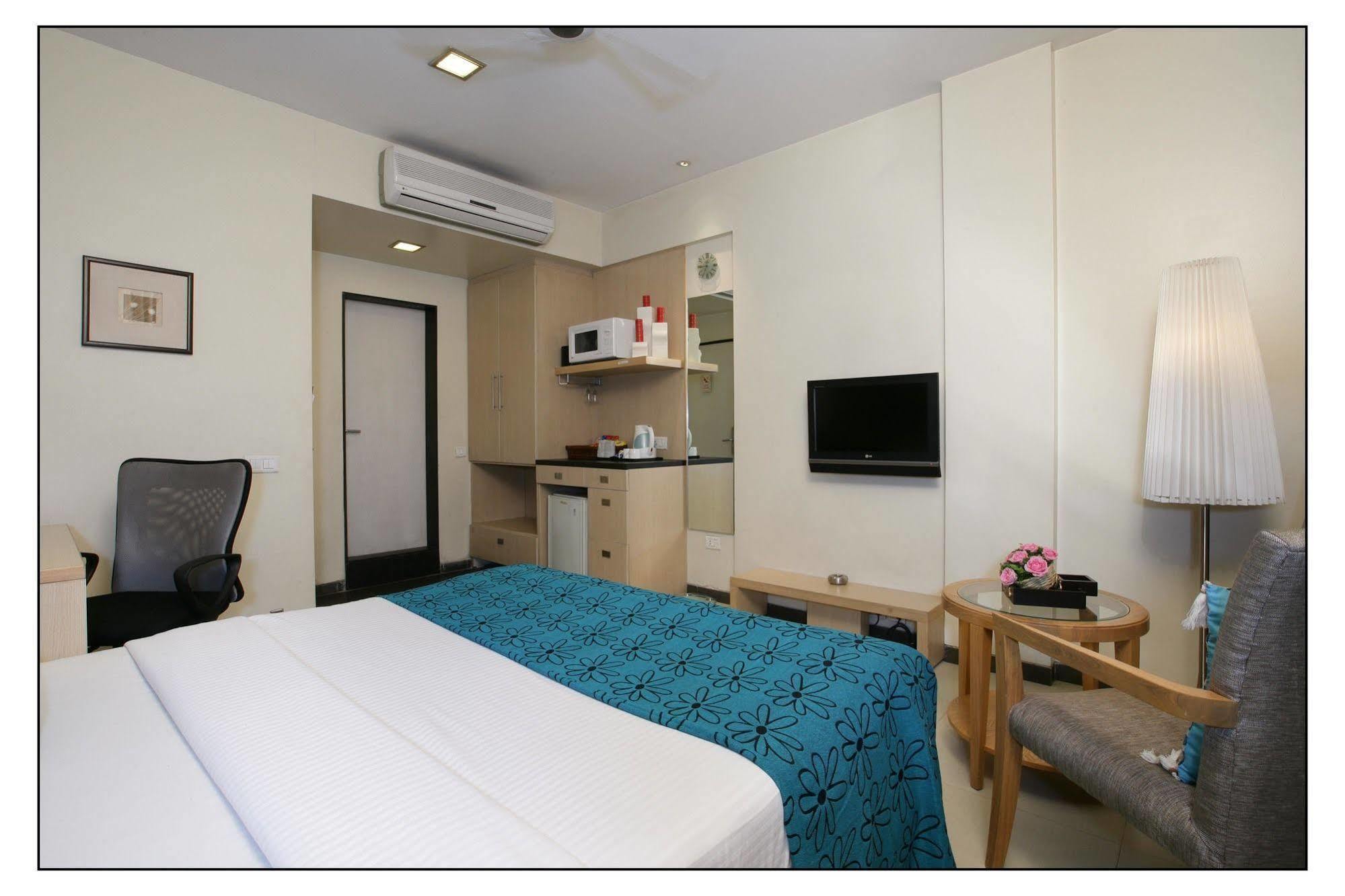 โรงแรมซิโรนา ปูเน่ ภายนอก รูปภาพ