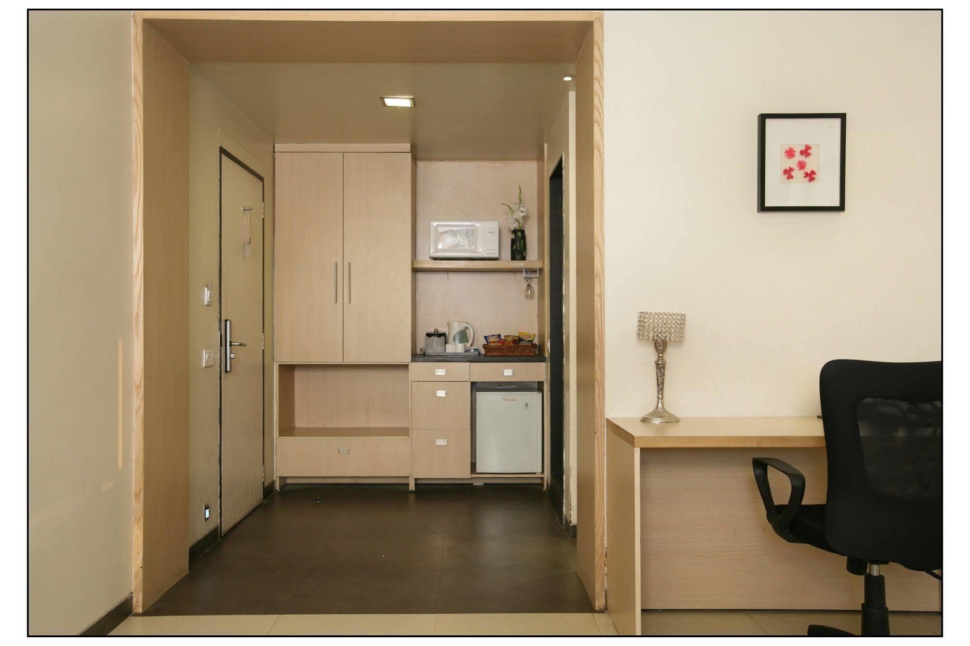 โรงแรมซิโรนา ปูเน่ ภายนอก รูปภาพ