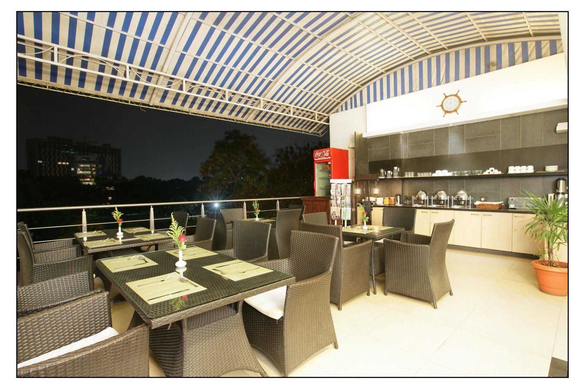 โรงแรมซิโรนา ปูเน่ ภายนอก รูปภาพ