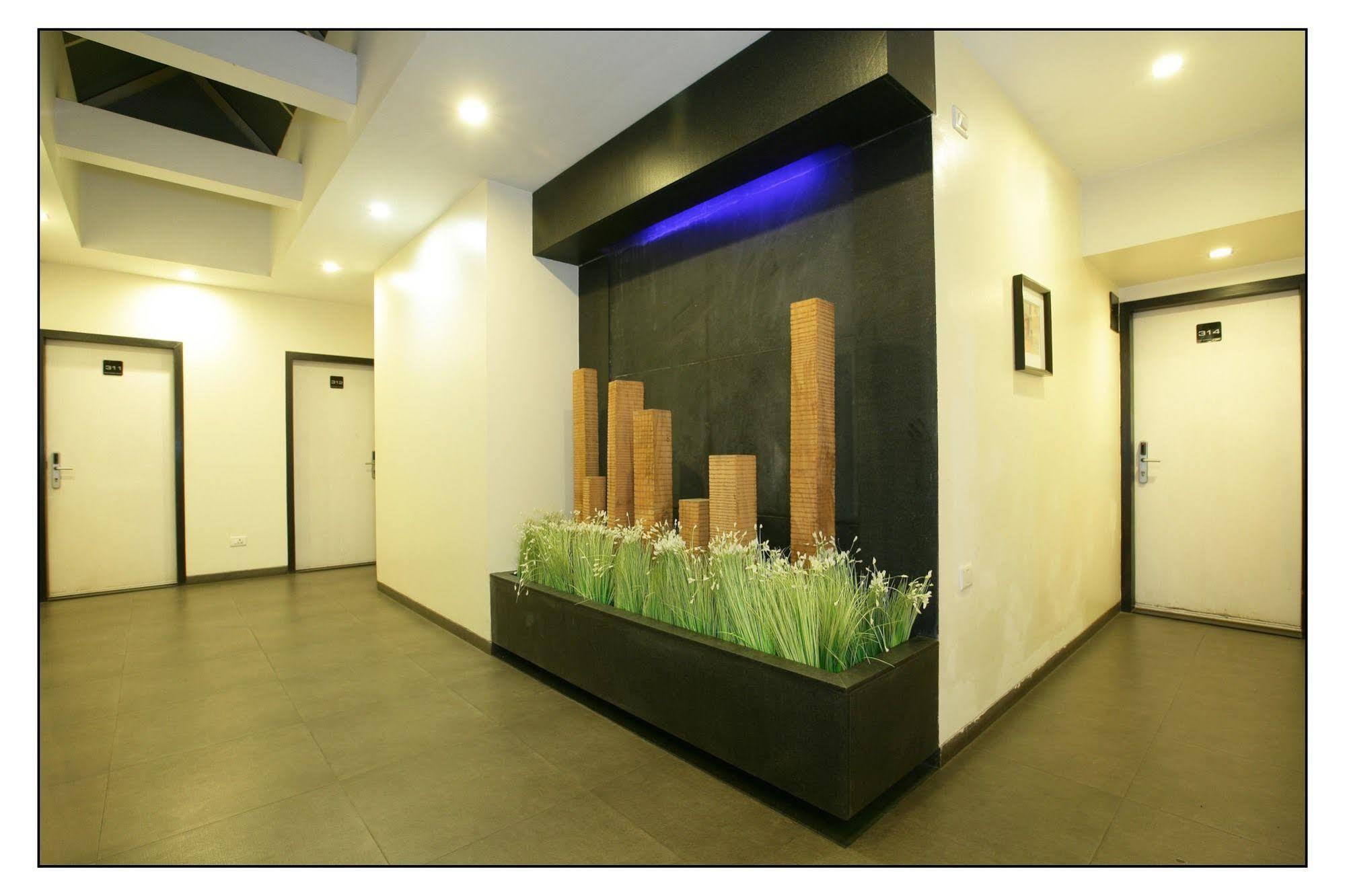 โรงแรมซิโรนา ปูเน่ ภายนอก รูปภาพ